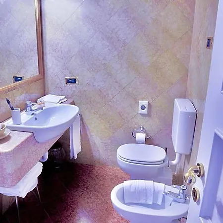 فندق Colonne 4*